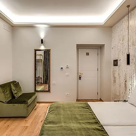 Goldoni 47 Rome